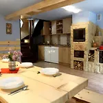 For 4 People With Garden View Apartment