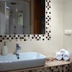 Apartment For 4 People With Garden View *