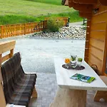 For 4 People With Garden View Apartment Łapsze Niżne