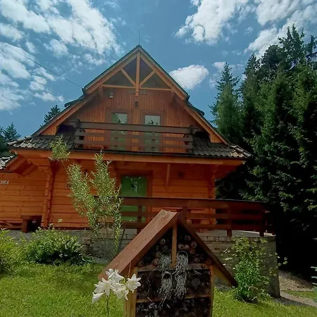 For 4 People With Garden View Лапше-Нижне
