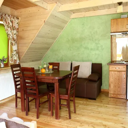 For 4 People With Garden View Łapsze Niżne